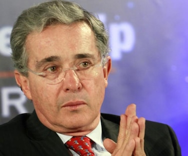 Expresidente Uribe, un opositor en constante amenaza por las FARC