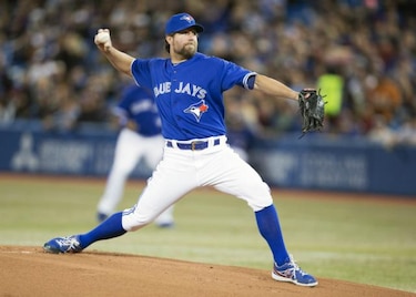 Dickey guía a los Azulejos a un triunfo por blanqueada ante Yankees