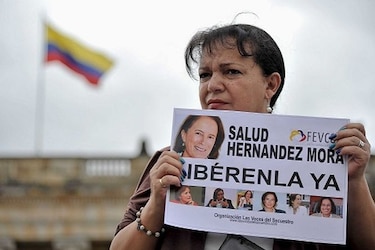 Colombia pide mediación de la Cruz Roja para liberar a periodistas