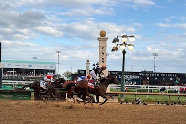 Kentucky Derby: Golden Tempo es el sorpresivo ganador; Commandment y Sáez terminan séptimos