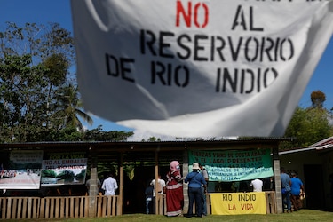 Comunidades marcharon en rechazo al embalse de río Indio; Canal defiende su urgencia