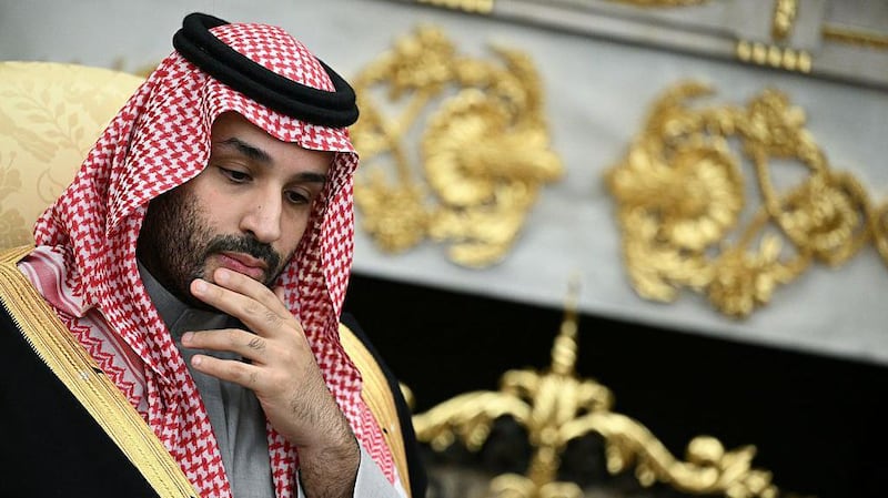 El dilema de Arabia Saudita al intentar mantenerse al margen de la guerra entre Estados Unidos e Irán
