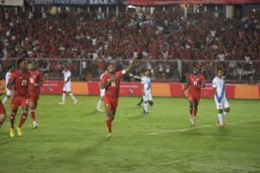 Eric Davis y la Roja siguen con su preparación en Sabadell para el amistoso contra Cataluña