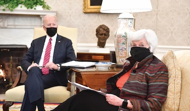 Biden propone incrementar el salario mínimo