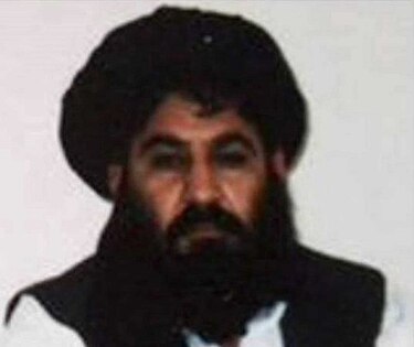 Ataque aéreo de EU alcanza al jefe de talibanes afganos