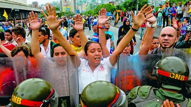 Miles marchan a favor de revocatorio