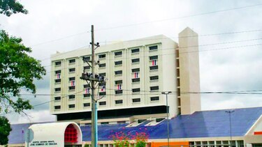 Falta de dinero afecta hospital materno infantil