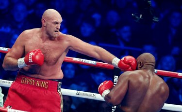 Tyson Fury vence por nocaut a Chisora y retiene su título mundial