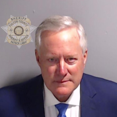 Mark Meadows, exjefe de gabinete de Trump, se entrega en una cárcel de Georgia
