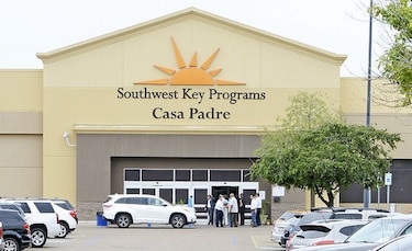 Distritos escolares ayudan a albergues para migrantes en Estados Unidos