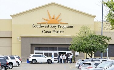 Distritos escolares ayudan a albergues para migrantes en Estados Unidos