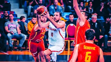 España vence a Montenegro en eliminatorias