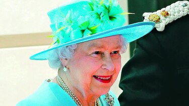 Personal de la reina Isabel II planea huelga