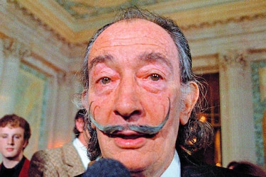Van a exhumar los restos de Dalí