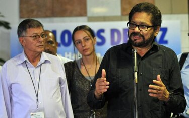 FARC y gobierno colombiano postergan nuevo ciclo de conversaciones