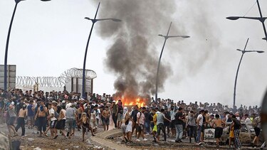 Las impactantes imágenes del cruce de más de 50,000 migrantes de Marruecos a España por la frontera de Ceuta