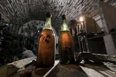Tres botellas de vino de 1774 serán subastadas el sábado en Francia