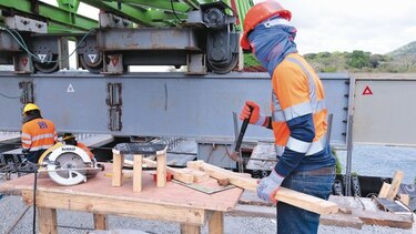 Construcción pierde fuerza, sector servicios empuja las contrataciones