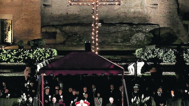 El papa reza por los inocentes