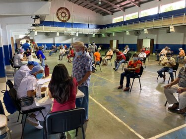 Se inician las operaciones en el puesto de vacunación del colegio Manuel María Tejada Roca de Las Tablas