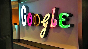 Francia investigaría a Google y Facebook