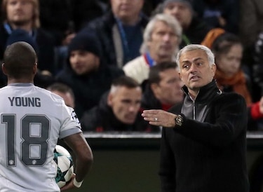 Mourinho renueva como entrenador del Mánchester United hasta 2020
