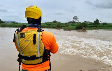 Iota se degrada a depresión tropical; las lluvias continuarán a lo largo del día 