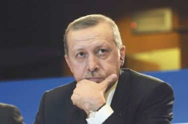 Trasladan a 96 jueces y fiscales en Turquía