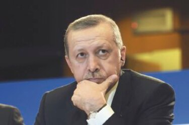 Trasladan a 96 jueces y fiscales en Turquía