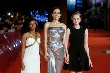 Una hija de Angelina Jolie y Brad Pitt solicita suprimir el apellido de su padre