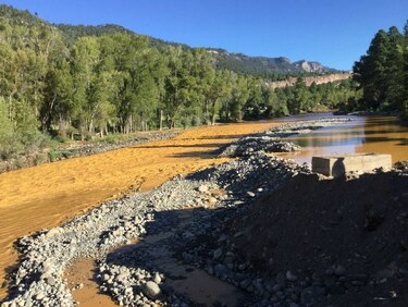 Agencia de Protección Ambiental de Colorado contaminan un río accidentalmente