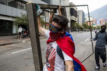 Opositores convocan a protestas en Caracas