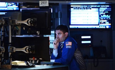 Wall Street se mantiene a la baja a media sesión y el Dow Jones pierde 0.75%