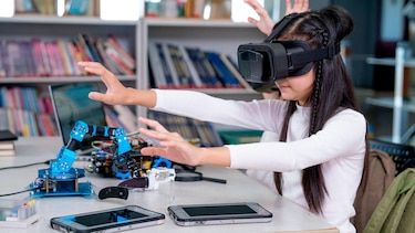 ‘La IA va a proporcionar una forma de aprender en las aulas mucho más rica’: el optimismo sobre la inteligencia artificial del pionero de las tecnologías de la educación