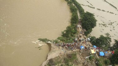 Al menos 700 muertos por inundaciones en el sur de Asia