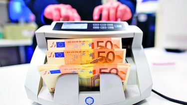Euro cae a su mínimo desde 2003