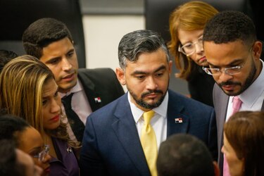 Corrupción en la mira: Vamos exige la discusión de 43 proyectos pendientes