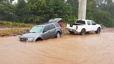 Lluvia causa inundación en la vía a Tocumen