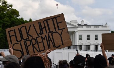 Trump fue llevado al búnker cuando manifestantes protestaban ante la Casa Blanca