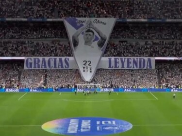El Santiago Bernabéu se rinde a Kroos en su despedida