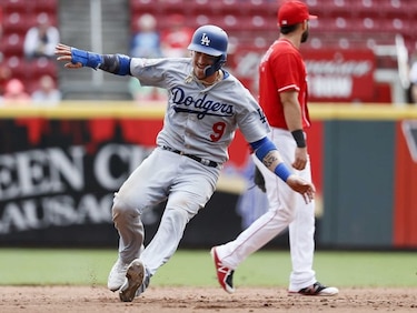 Grandal y Cerveceros pactan por un año