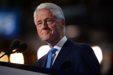Expresidente de Estados Unidos Bill Clinton fue hospitalizado por infección