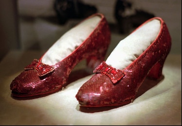 El FBI recupera los zapatos del 'Mago de Oz' robados hace 13 años