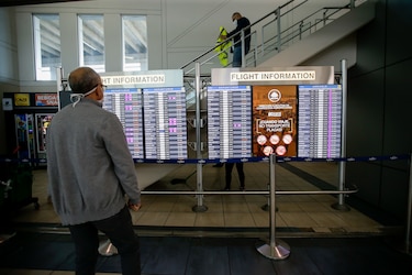 Gobiernos deben alistar medidas de auxilio para evitar quiebre de aerolíneas