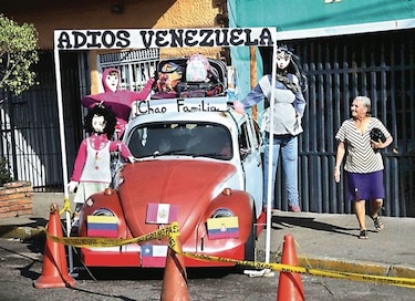‘Miss Inflación’, reina de la quema del año viejo