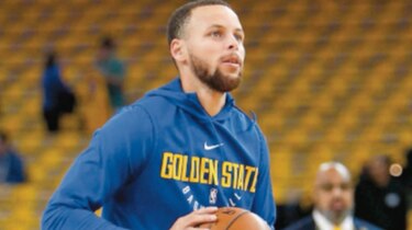 Curry anota 35 y Warriors aplastan a Rockets por 41 puntos