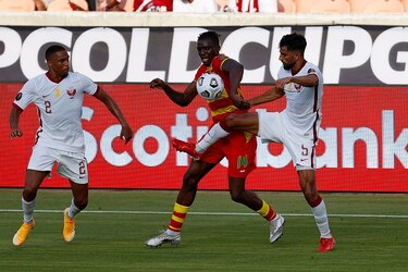 Catar golea a Granada 4-0 por el grupo D de la Copa Oro