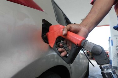 Venta de combustible aumentó 2.4% en los primeros seis meses del año