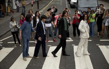 Londres celebra el 45 aniversario de la foto de 'The Beatles' en Abbey Road