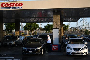 Joe Biden reprende a la industria del petróleo por el alto precio de los combustibles